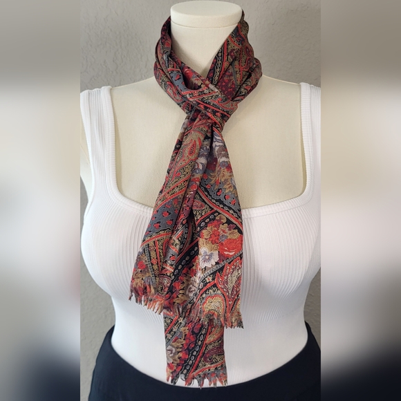 Elegant Red and Black Paisley Wrap Scarf - Picture 2 of 9
